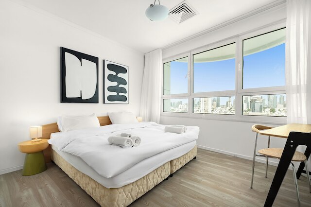 ビーチフロント ウィズ バルコニー アンド プール アクセス