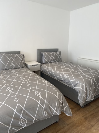 ラージ 3 ベッド ハウス スリープ 10 アンフィールド リバプール