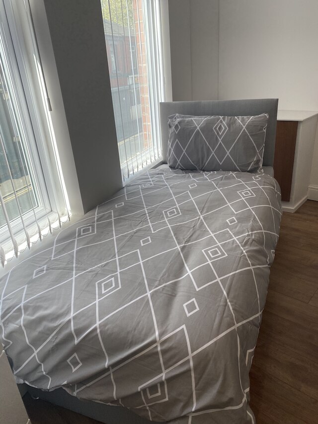 ラージ 3 ベッド ハウス スリープ 10 アンフィールド リバプール