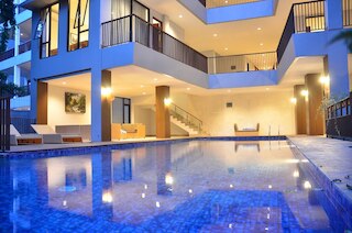 ラディアンス ヒル ビュー 10BR ヴィラ ウィズ ア プライベート ヒーテッド スイミング プール