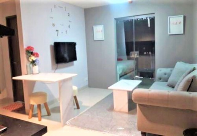 プラクス アパートメント バイ プラフィ & フレンズ