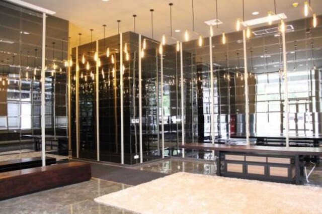 プラクス アパートメント バイ プラフィ & フレンズ