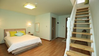 Jeju Olrepeurobangseu Pension