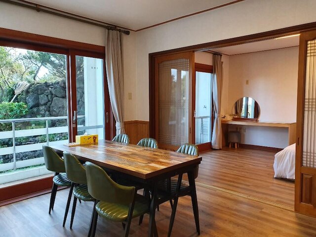 Seogwipo Livingstone Pension