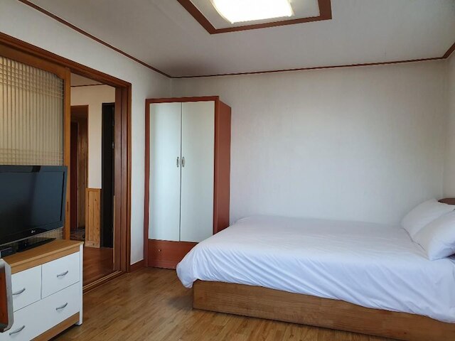 Seogwipo Livingstone Pension