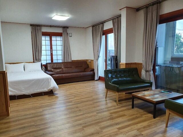 Seogwipo Livingstone Pension
