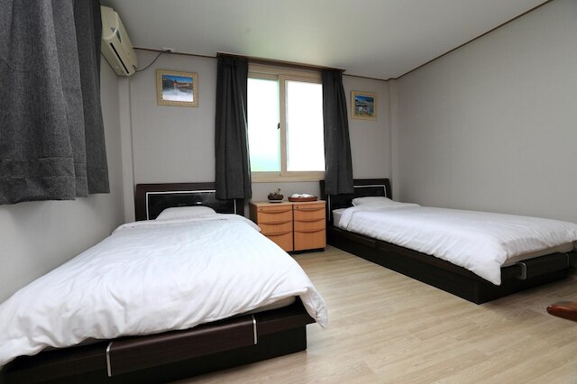 Jeju Ophirhouse Pension