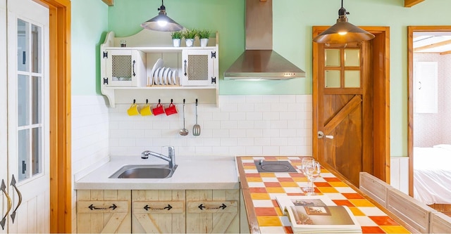 Ganghwa Hana & Alice spa Pension