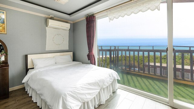 Ganghwa Badatgashimteo Pension