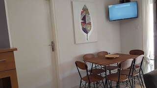 エラテン スカイ アパートメント