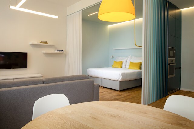 オレア プレイス セノ