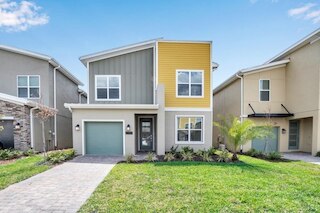 "ブティック" スタイルホーム ニアディズニー！ レッドオーニングによる 5 ベッドルームホーム