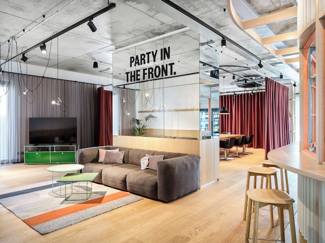 ステイリー フランクフルト ザクセンハウゼン