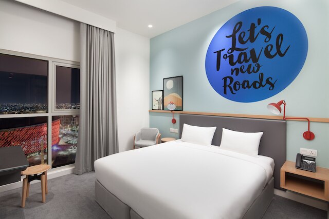 ローブ シティ ウォーク