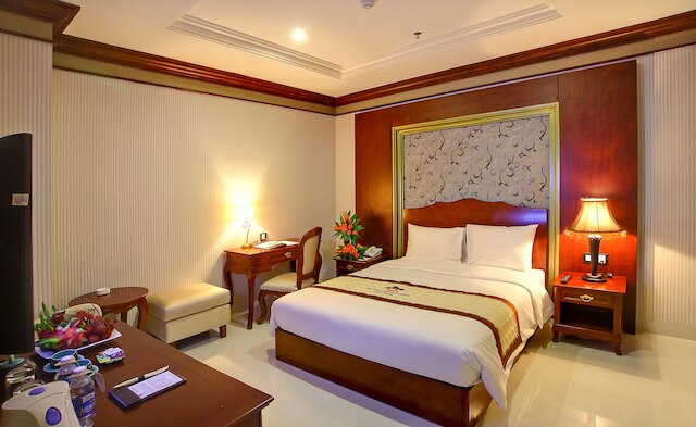 セブンティーン サルーン ホテル