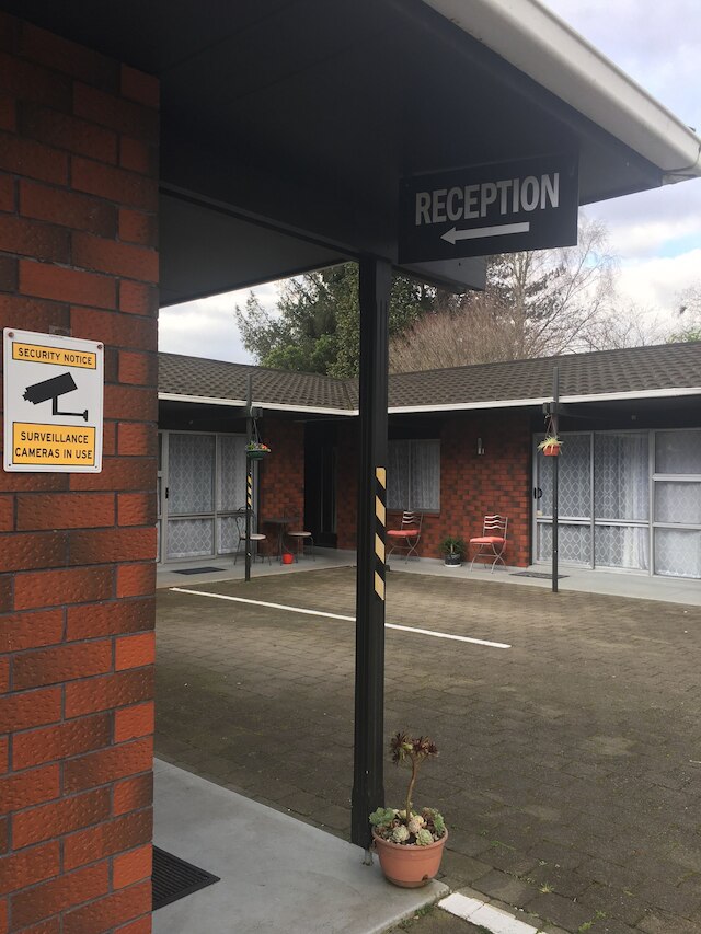 レッド ロック サーマル モーテル