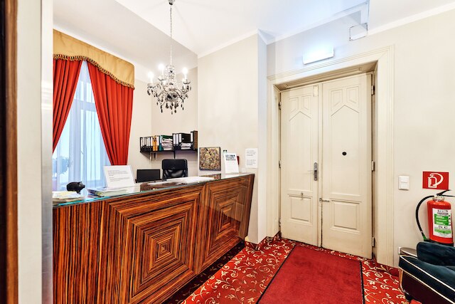 ホテル ペンション バロン アム ショッテントール