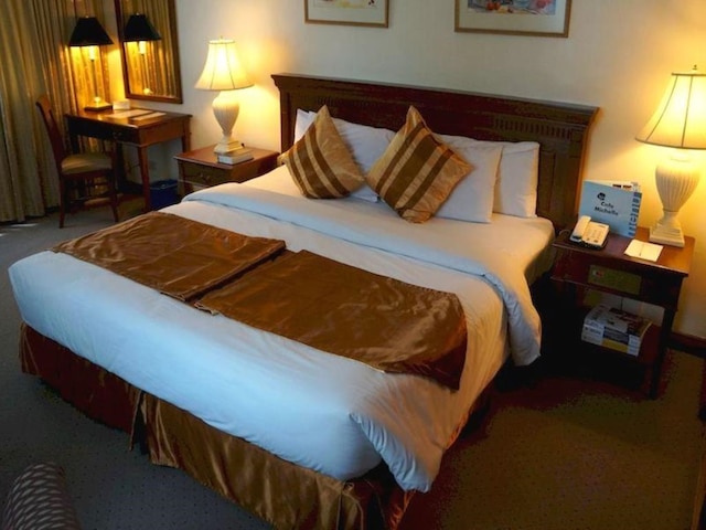 ティアラ オリエンタル ホテル マカティ パワード バイ ココテル