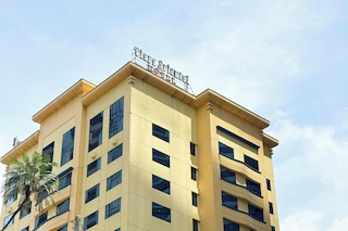 ティアラ オリエンタル ホテル マカティ パワード バイ ココテル