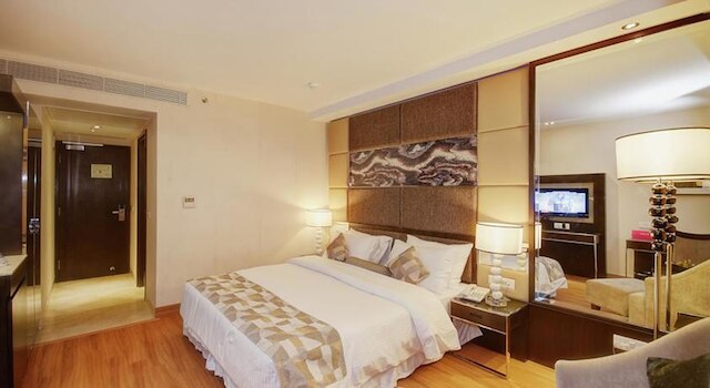 パーム スプリングス ステイズ