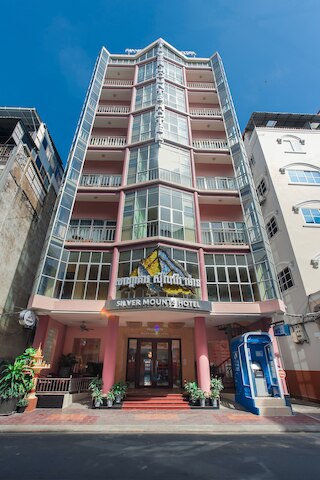 シルバー マウンツ ホテル