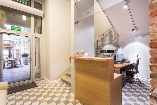 ベネチアン ハウス マーケット スクエア アパートホテル