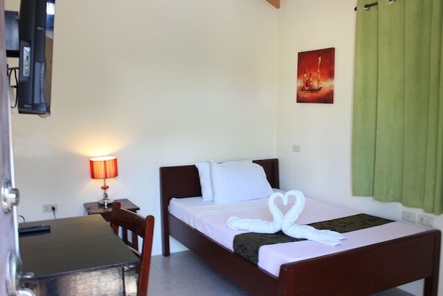 ブルー ラグーン イン & スイーツ