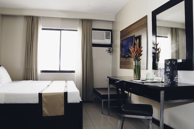 ゴールデン プリンス ホテル アンド スイーツ