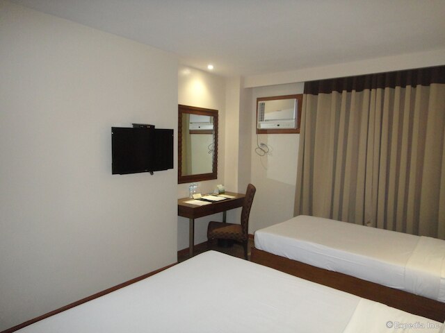 ゴールデン プリンス ホテル アンド スイーツ