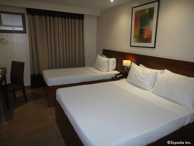 ゴールデン プリンス ホテル アンド スイーツ