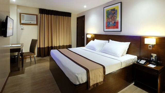 ゴールデン プリンス ホテル アンド スイーツ