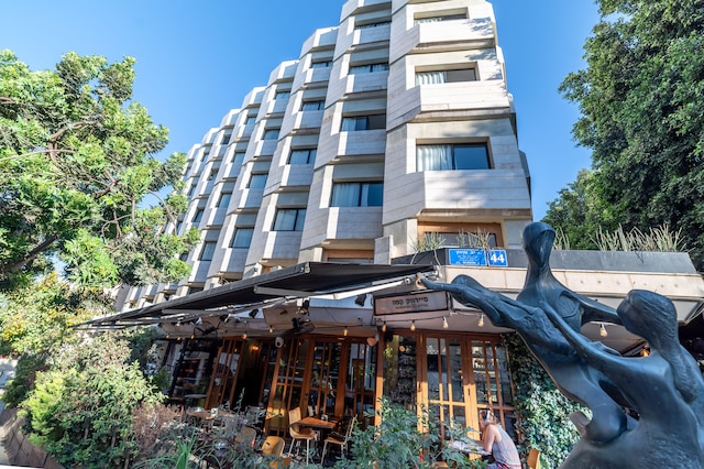 130 ロック アパートメンツ