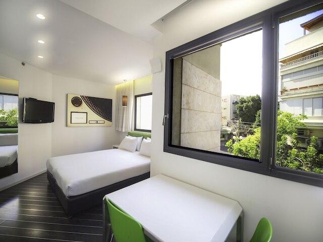 130 ロック アパートメンツ