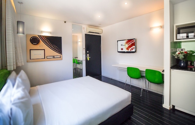 130 ロック アパートメンツ