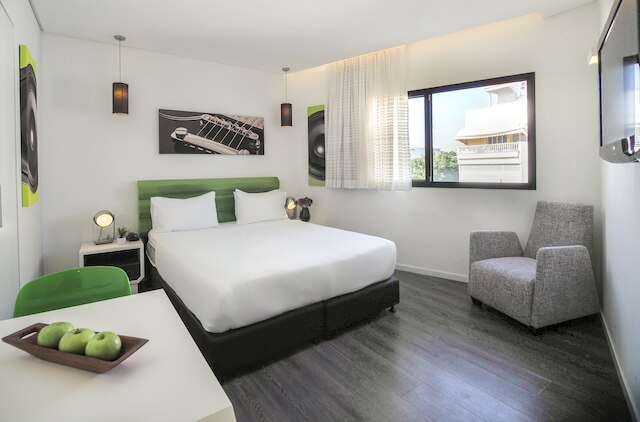 130 ロック アパートメンツ