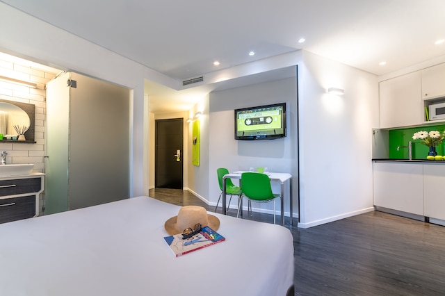 130 ロック アパートメンツ