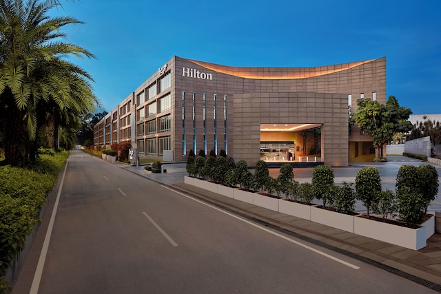 ヒルトン バンガロール エンバシー ゴルフリンクス