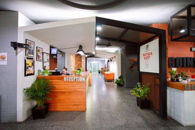 18 コインズ パタヤ ホステル