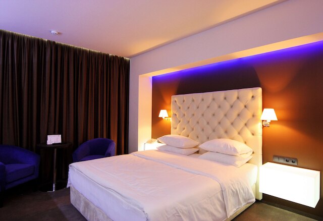 LH ホテル & スパ