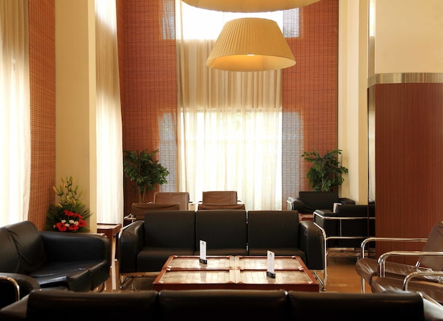 ハリソンズ ホテル