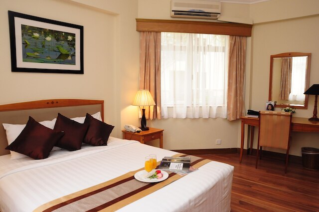 リバーサイド サービスド アパートメンツ