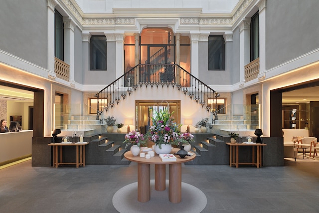 H10 ウルキナオナ プラザ