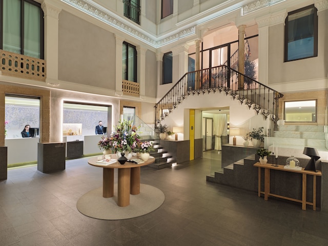 H10 ウルキナオナ プラザ