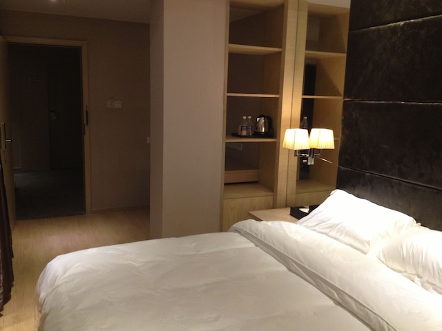 スーパー 8 ホテル 広東外語外貿大学 (广東速8酒店广外店)