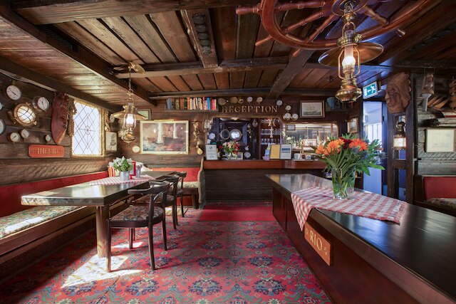 ザ レッド ボート