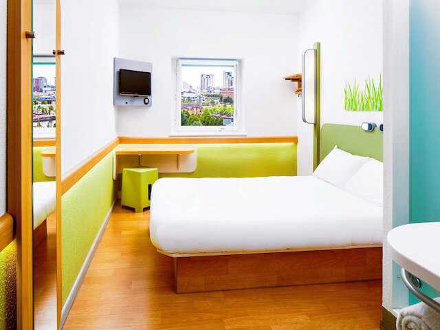 イビスバジェットマンチェスターソルフォードキーズ