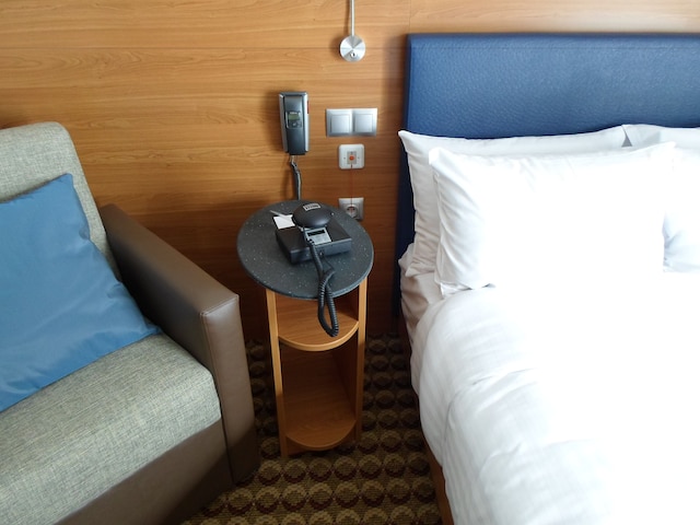 ハンプトン バイ ヒルトン ワルシャワ エアポート