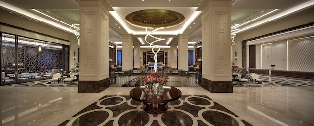 ヒルトン イスタンブール ボモンティ ホテル & コンベンション センター