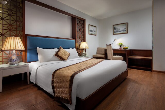 スカイラーク ホテル