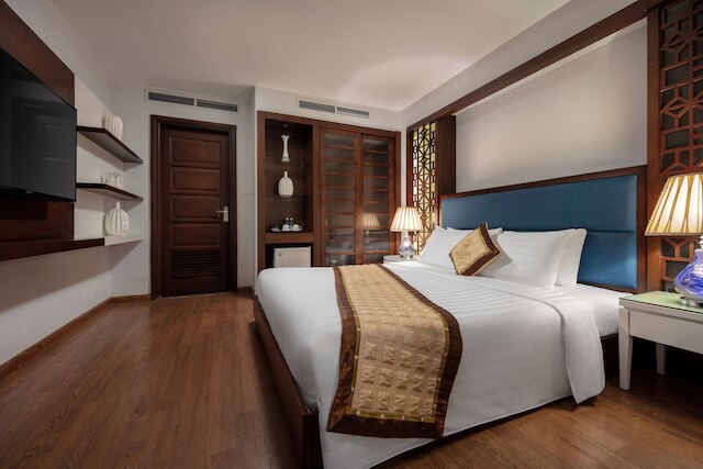 スカイラーク ホテル